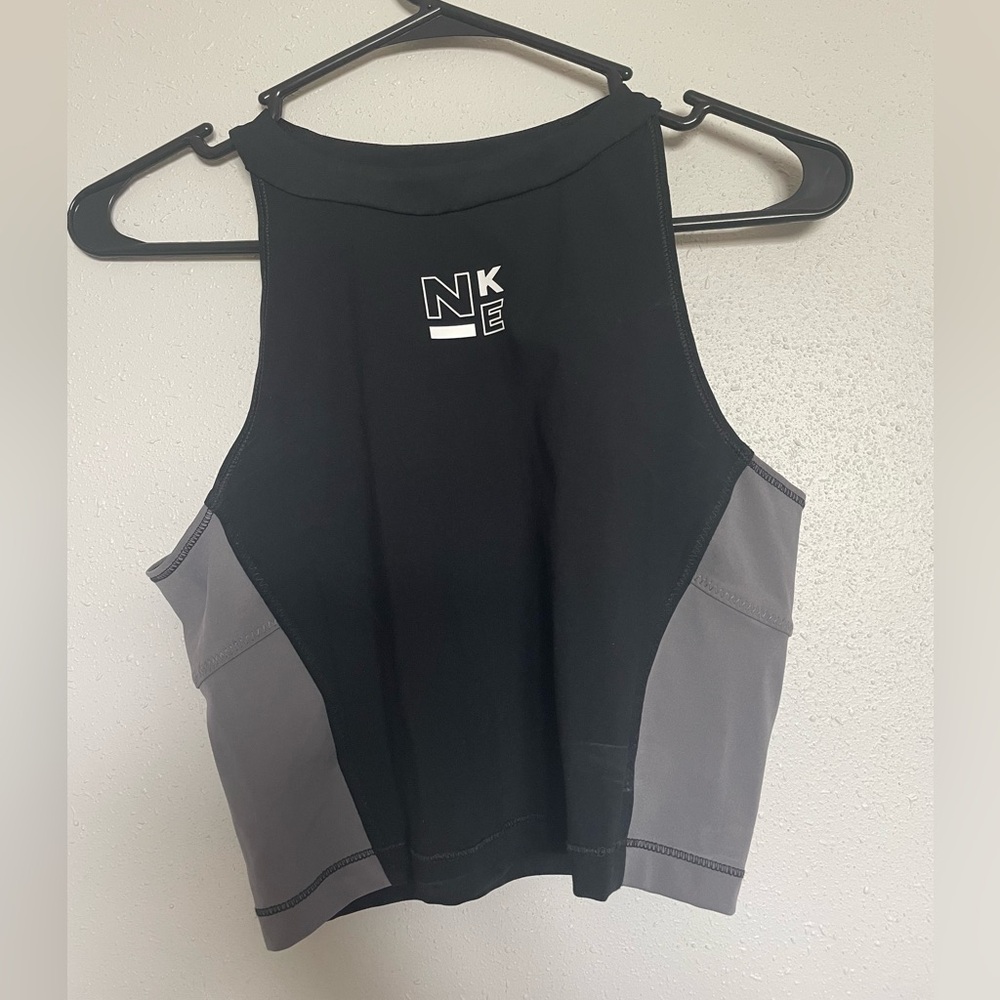 Women’s Nike crop athletic tank